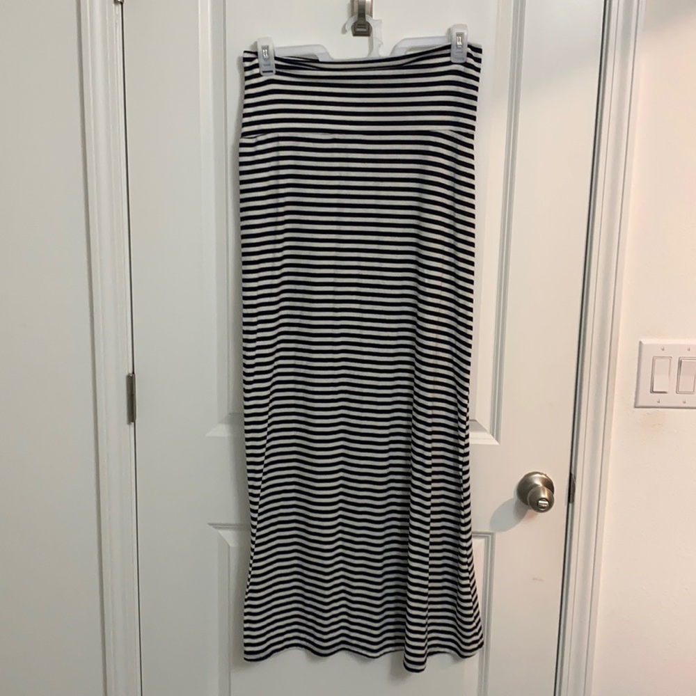 Lily white Maxi skirt size XL